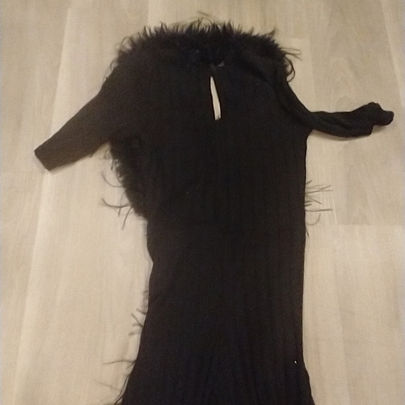 Sexy flirty jumpsuit with faux fur shawl - Picture 8 of 8